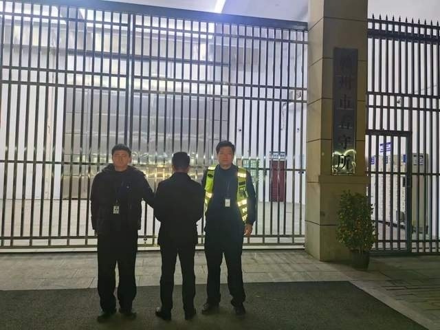 韩国总统警卫处表示将依法采取措施，这表明他们可能会采取一些行动来维护秩序和安全，确保法律的执行和遵守。具体的措施可能会因情况而异，可能包括对特定事件或行为的调查、加强安保措施等。，需要注意的是，具体的措施和行动取决于警卫处所面临的特定情况和挑战。因此，对于具体的情境和问题，我们需要更多的信息和背景来了解他们可能采取的措施。同时，我们也应该尊重法律和秩序，遵守相关规定和程序。